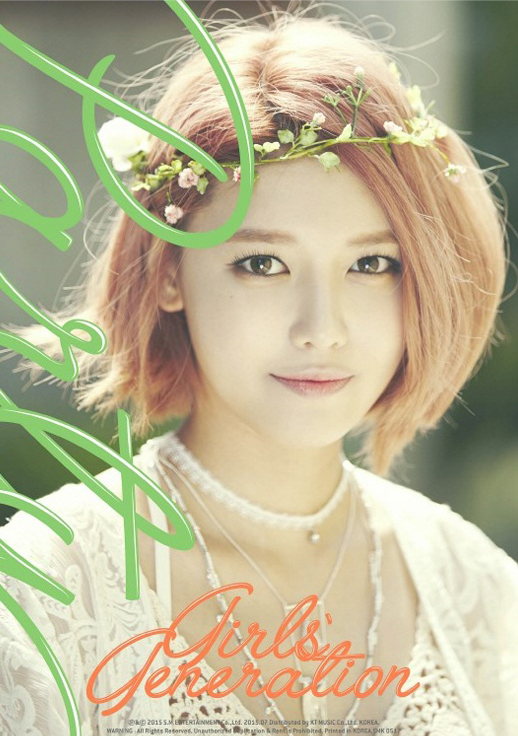 Sooyoung(Girls' Generation) wearing the lens of O-LENS